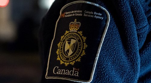 US man gets 27 months in prison for trying to smuggle weapons across BC border