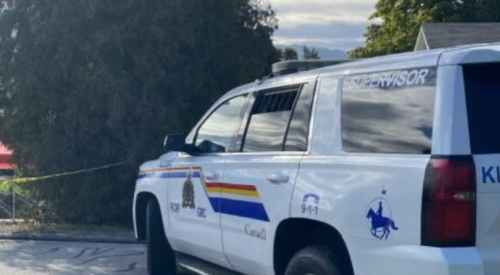 UPDATE: Man experiencing mental health crisis apprehended by police at Kamloops hotel