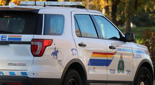 Kamloops residents asked to avoid 10th Street due to large police presence